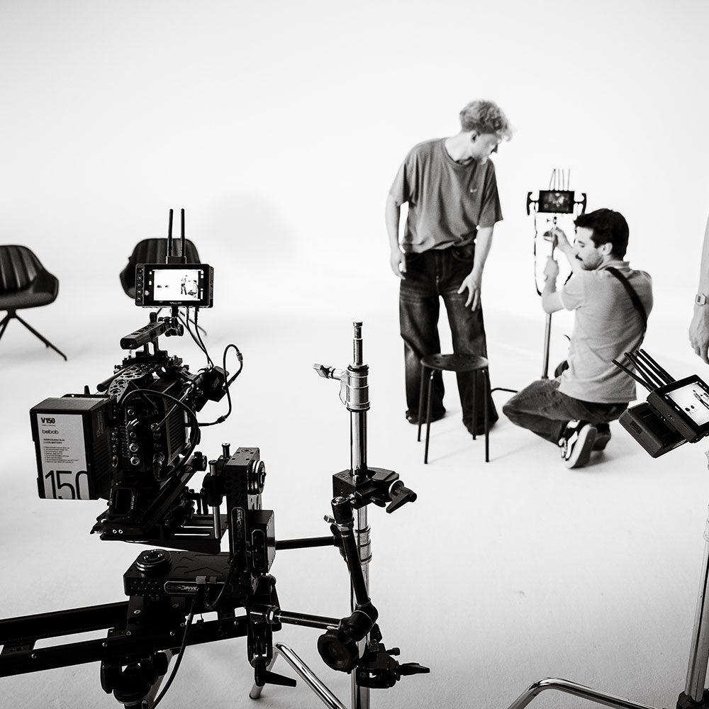 BTS_White_Room_Simon-749494-2
