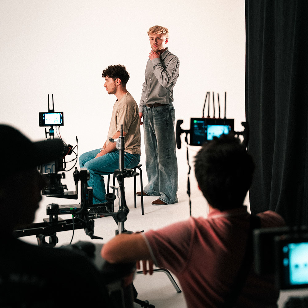 BTS_White_Room_Simon-749514